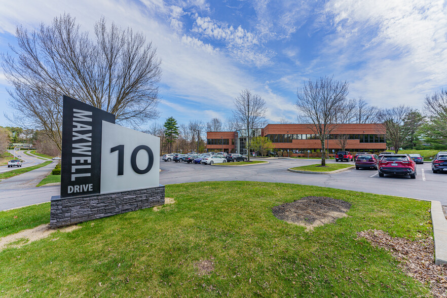 Primary Photo Of 10 Maxwell Dr, Clifton Park Medical For Lease