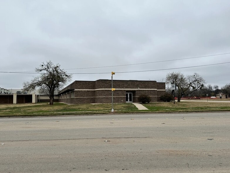 More Photos Of 4409 N 10th St, Abilene Convenience Store For Sale