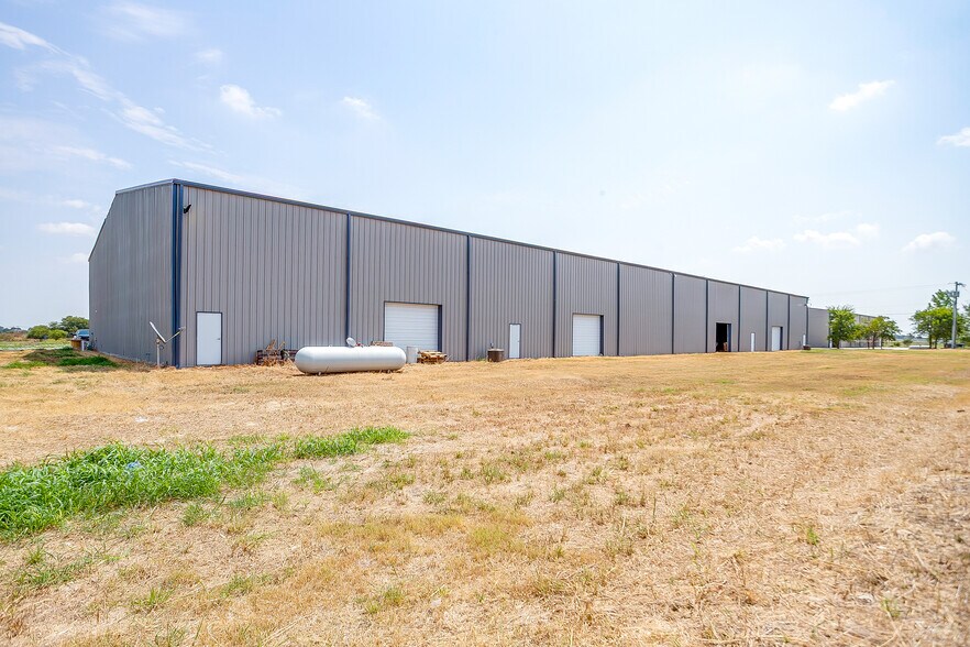 More Photos Of 1635 N FM 156, Ponder Unknown For Lease