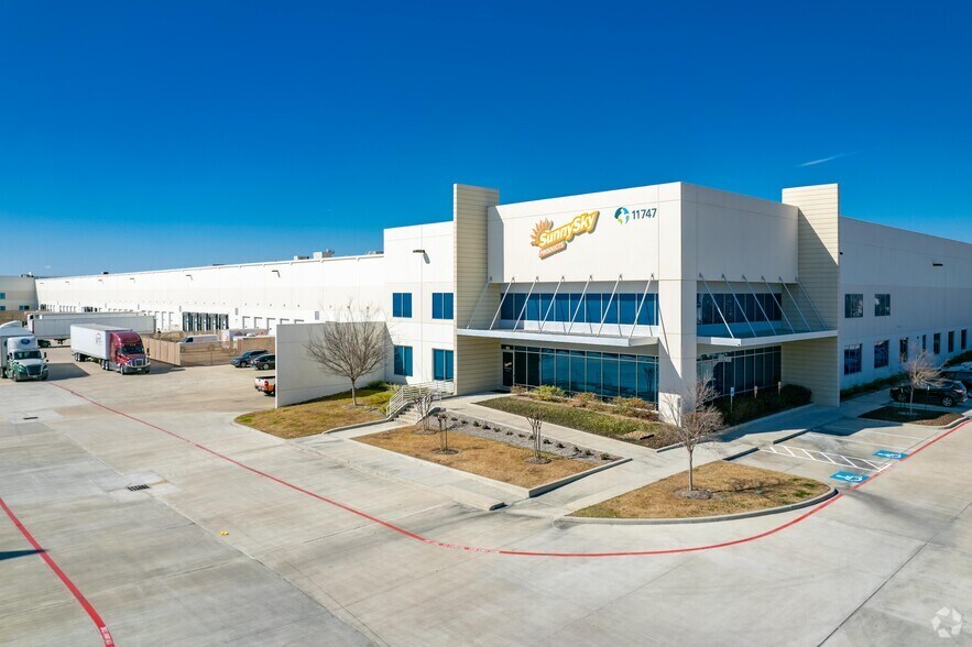 More Photos Of 11717 Windfern Rd, Houston Warehouse For Lease