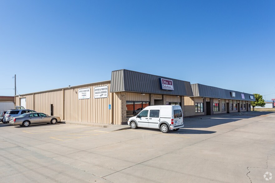 More Photos Of 1008-1016 W Mary St, Garden City General Retail For Lease