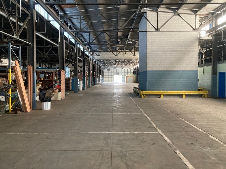 More Photos Of 93 State Pier, New Bedford Distribution For Lease