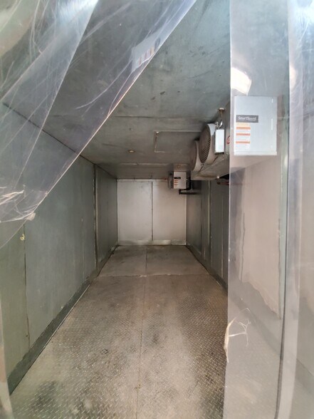 More Photos Of 3414 W Washington Blvd, Los Angeles Storefront Retail Residential For Sale