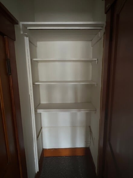 More Photos Of 209 S 4th St, Council Bluffs Apartments For Sale