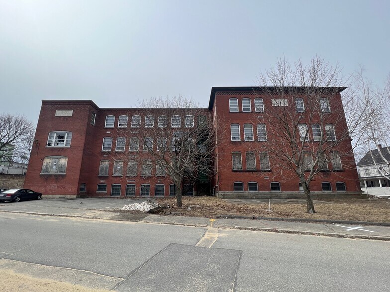 More Photos Of 35 Columbus St, Fitchburg Schools For Sale