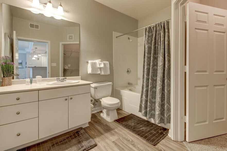 More Photos Of 1420 Annunciation St, New Orleans Apartments For Lease