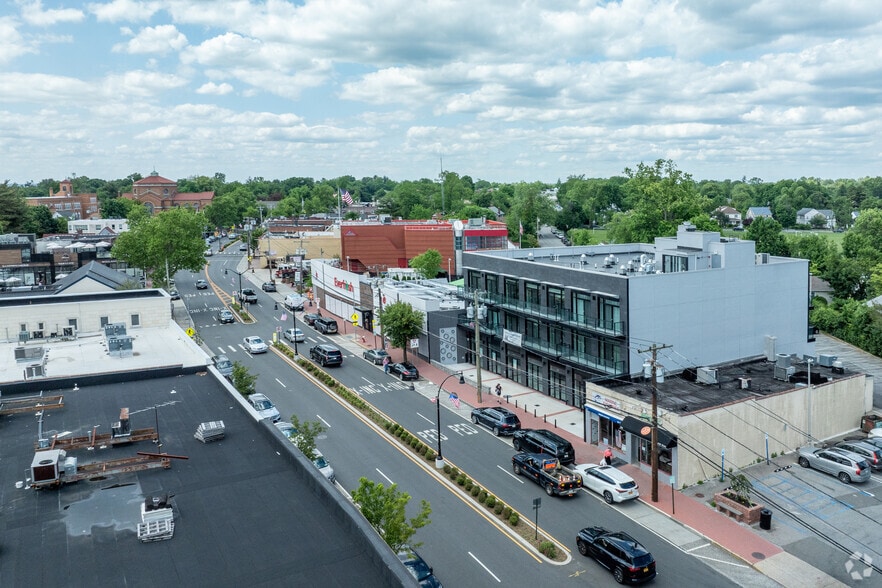 More Photos Of 523-531 Middle Neck Rd, Great Neck Apartments For Sale