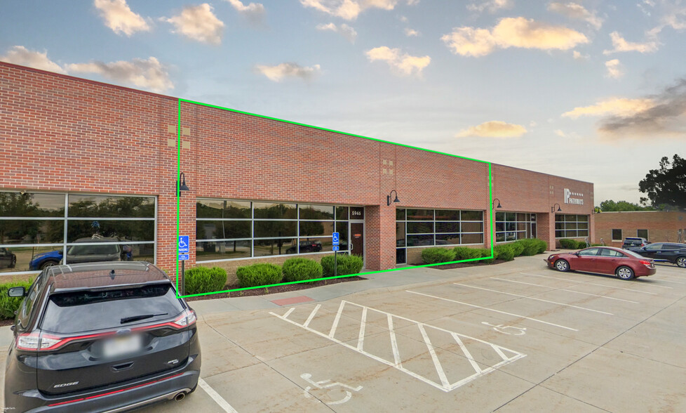 Primary Photo Of 5940-5956 S 118th Cir, Omaha Warehouse For Lease