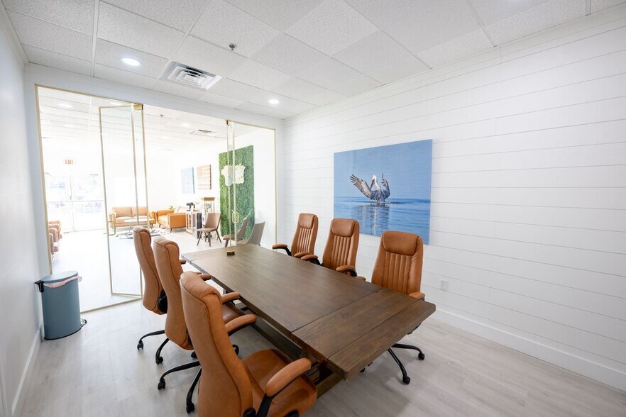 More Photos Of 4507 furling Ln, Destin Loft Creative Space For Lease