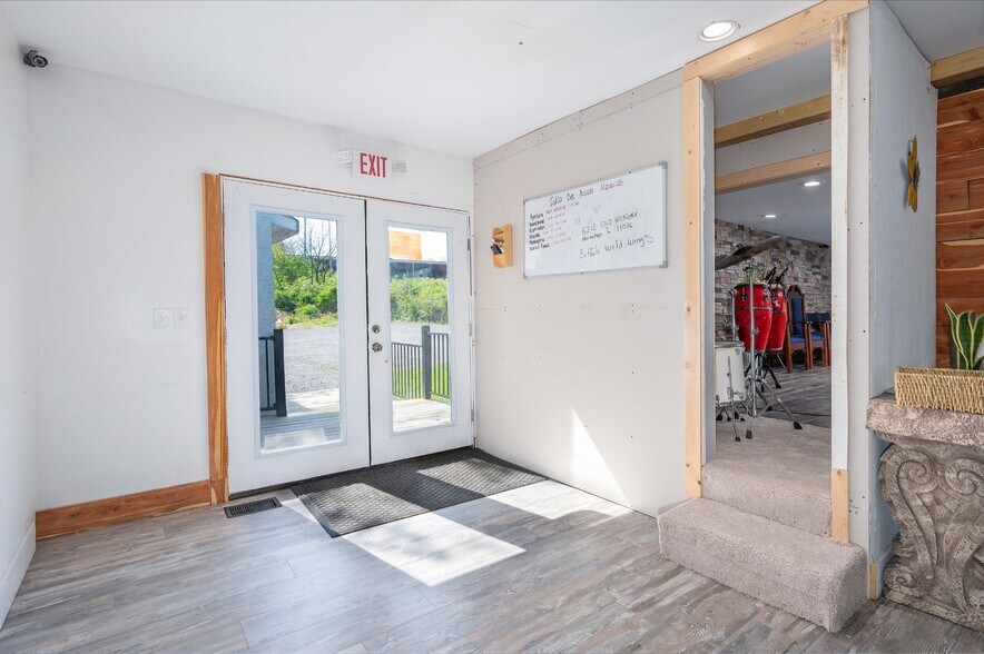More Photos Of 200 Jupiter Dr, Nashville Flex For Sale
