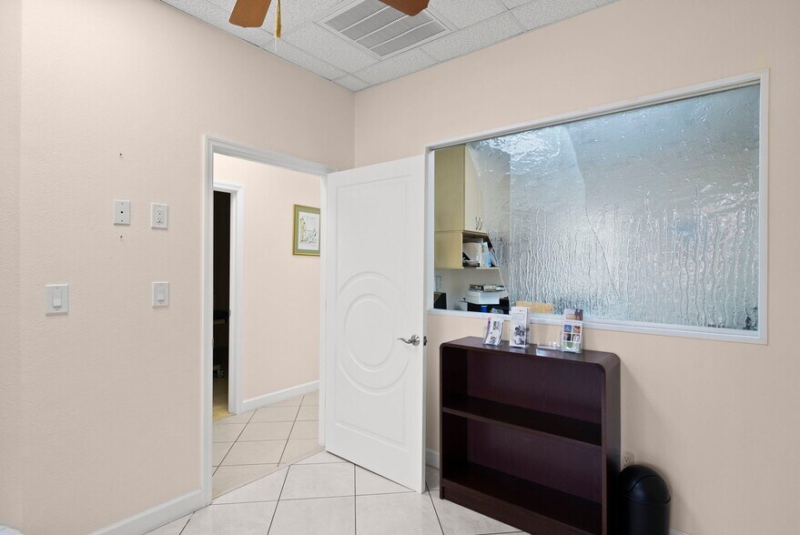 More Photos Of 611 Druid Rd E, Clearwater Medical For Sale