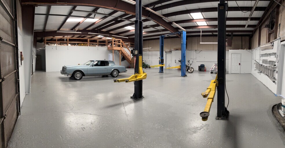 More Photos Of 1591 Highway 85 N, Fayetteville Warehouse For Lease