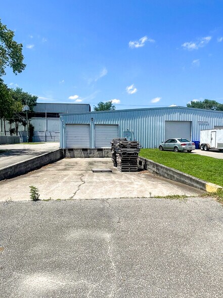 More Photos Of 4273 Domino Ave, North Charleston Warehouse For Lease