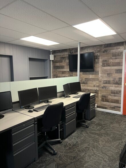 More Photos Of 932 Kenmore Ave, Buffalo Office For Lease