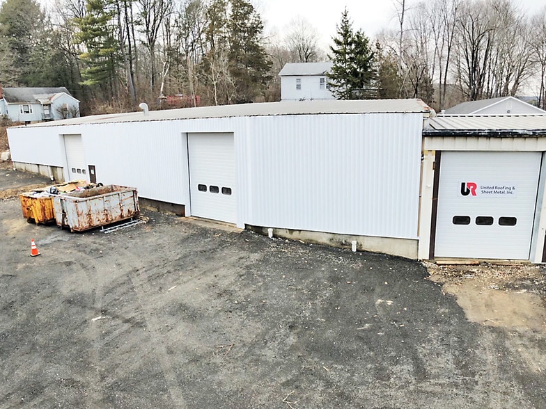 Primary Photo Of 500 Federal Rd, Brookfield Manufacturing For Lease