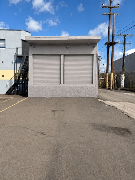 Primary Photo Of 2424 State Rd, Bensalem Warehouse For Lease