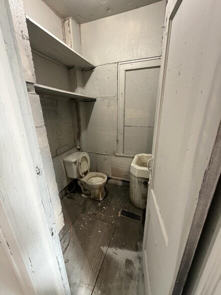 More Photos Of 923 Randolph Ave, Saint Paul Auto Repair For Sale