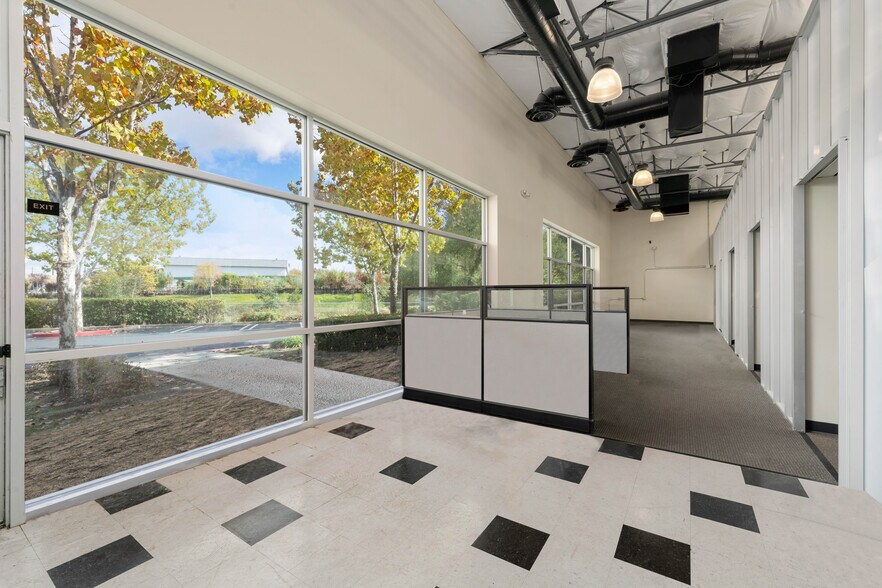 More Photos Of 920 Reserve Dr, Roseville Loft Creative Space For Lease
