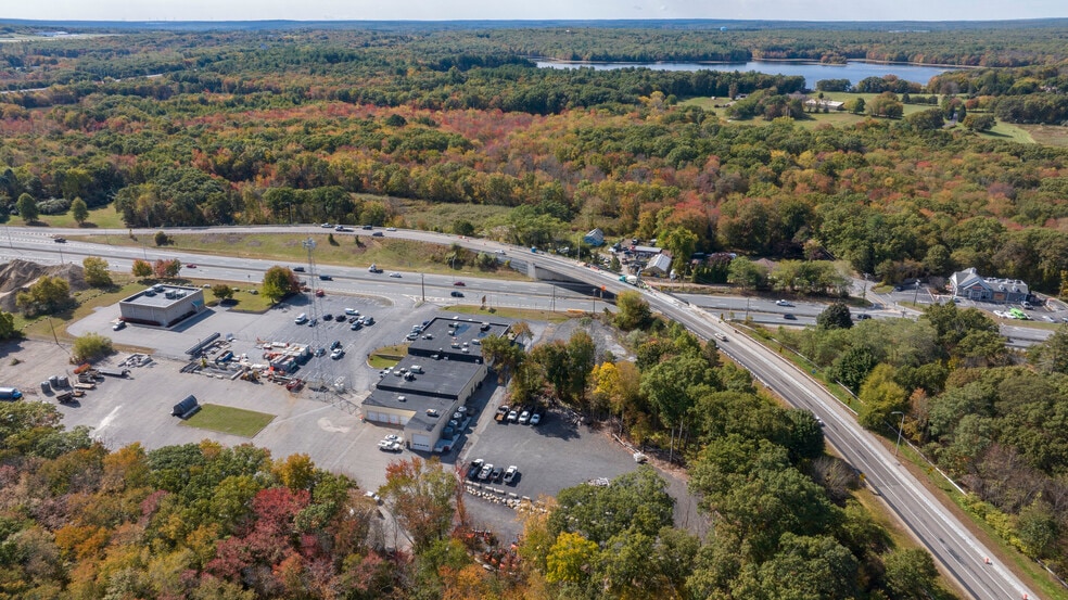 More Photos Of 1320 Eddie Dowling Hwy, Lincoln Showroom For Lease