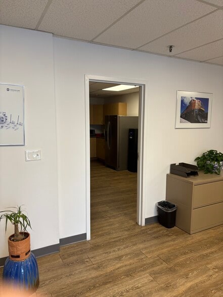 More Photos Of 100 Bearfoot Rd, Northborough Light Distribution For Lease