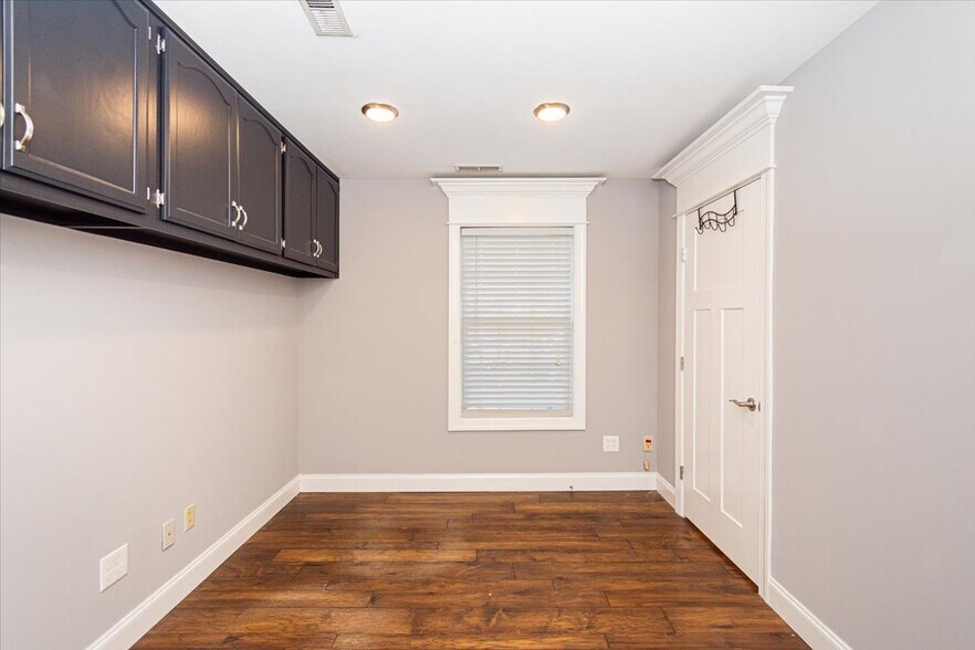 More Photos Of 1980 Old Fort Pky, Murfreesboro Office For Lease