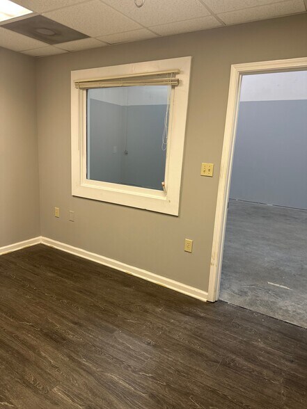 More Photos Of 4000 Fambrough Dr, Powder Springs Warehouse For Lease