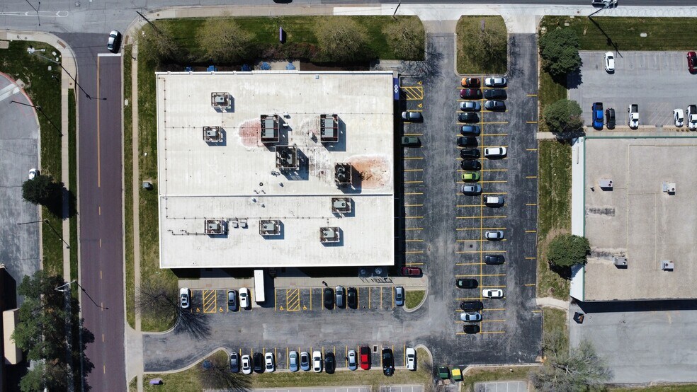 More Photos Of 9221 Quivira Rd, Overland Park Medical For Sale