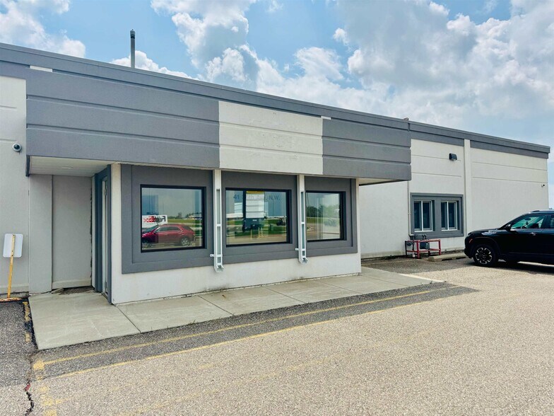 Primary Photo Of 3520 N Broadway, Minot Office For Lease