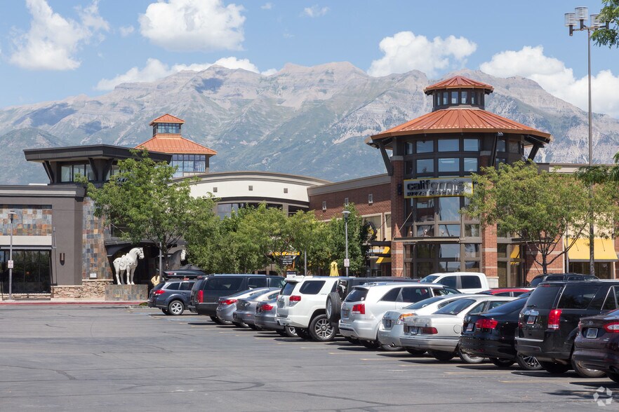 More Photos Of 575 E University Pky, Orem General Retail For Lease