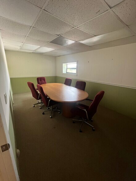 More Photos Of 3663 Arnold Ave, Naples Light Manufacturing For Lease