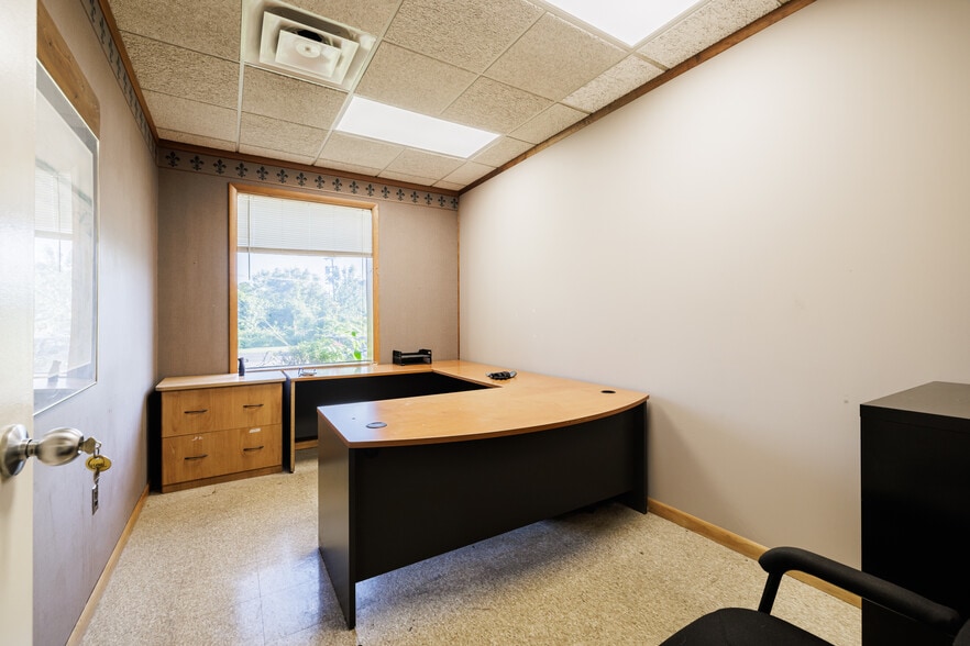 More Photos Of 100 Pixley Industrial Pky, Rochester Manufacturing For Sale