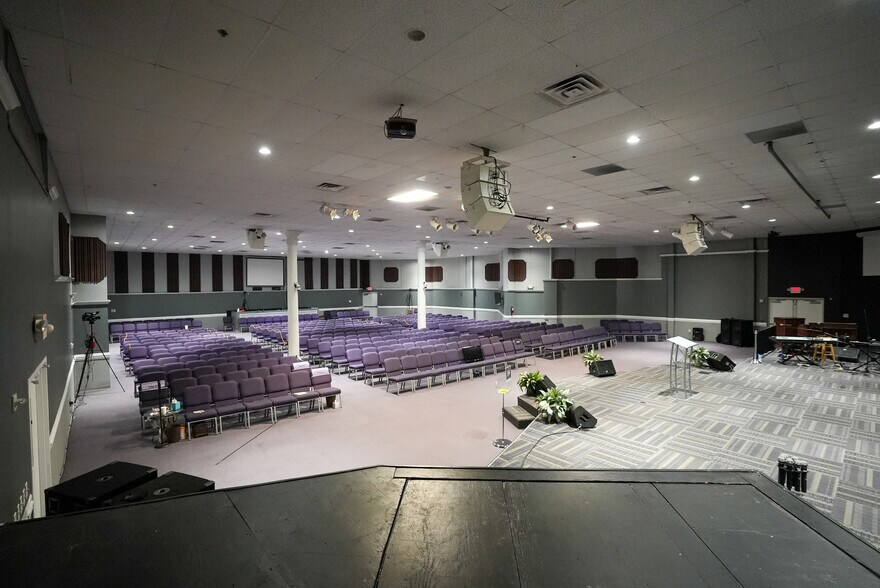 More Photos Of 705 Rivergate Pky, Goodlettsville Religious Facility For Sale