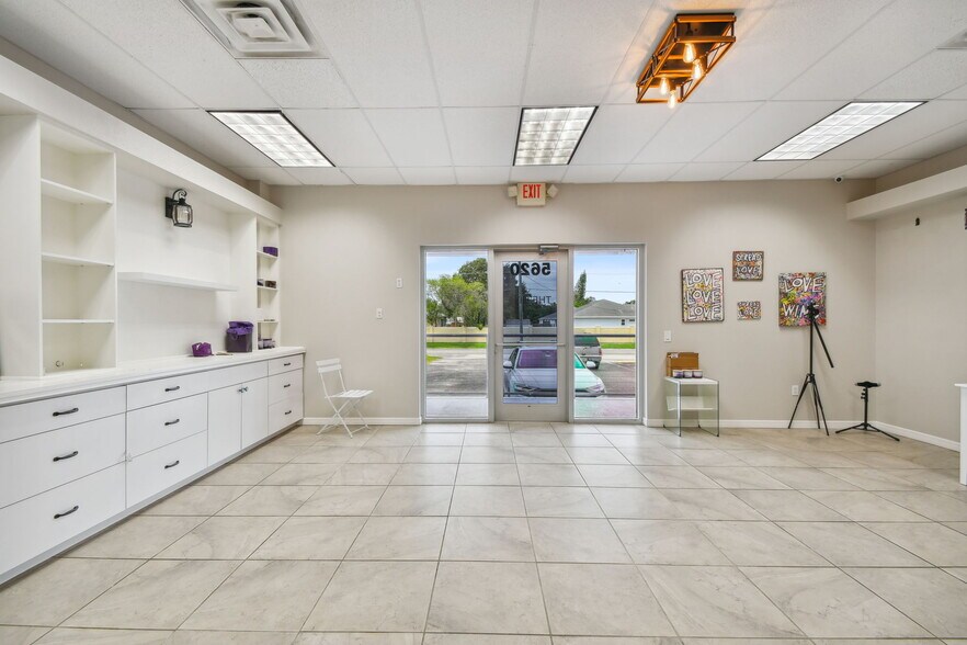 More Photos Of 5620 Palmer Blvd, Sarasota Light Manufacturing For Lease