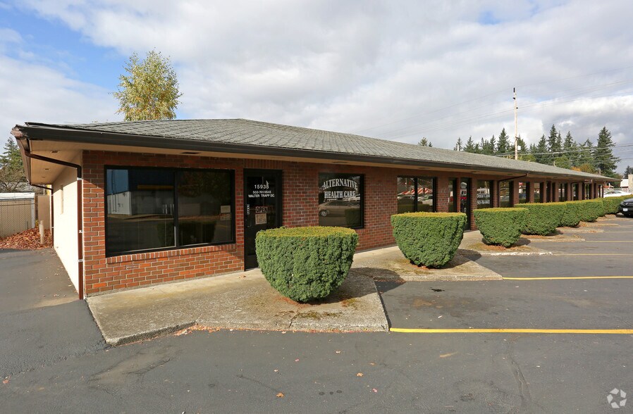 More Photos Of 15930-15948 SE Division St, Portland Medical For Lease