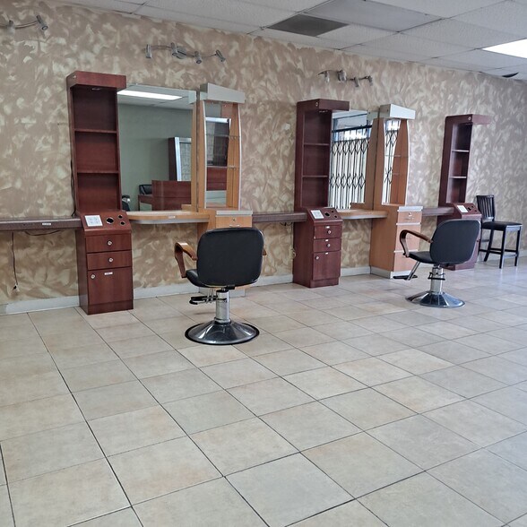 More Photos Of 2202-2216 Long Beach, Long Beach Freestanding For Lease