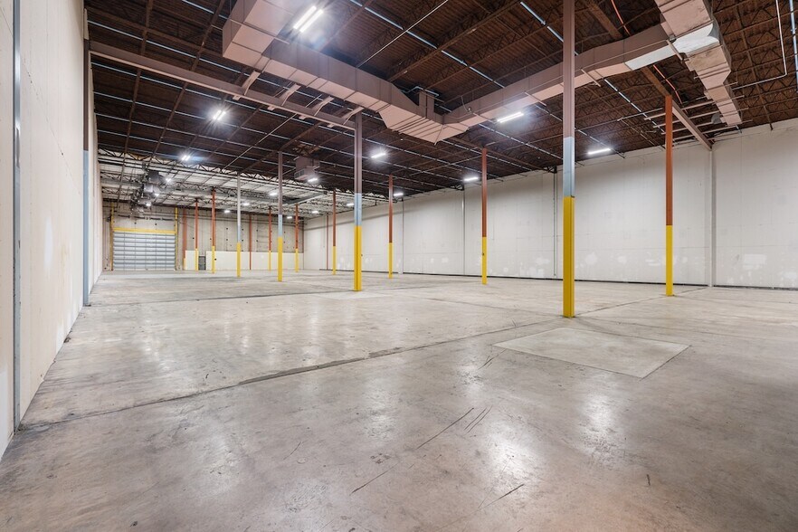 More Photos Of 12317 Technology Blvd, Austin Warehouse For Lease