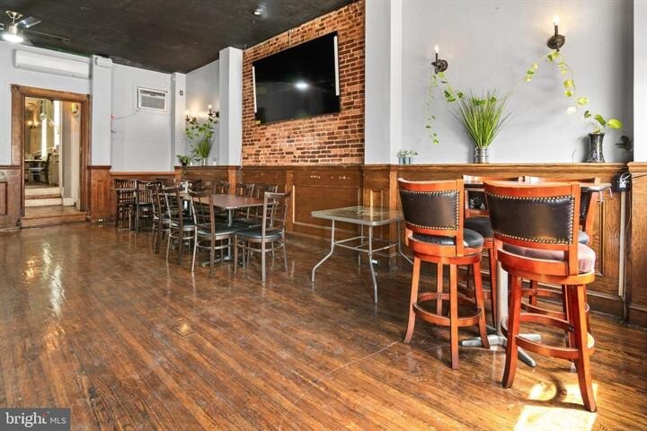 More Photos Of 2112 Fleet St, Baltimore Bar For Sale