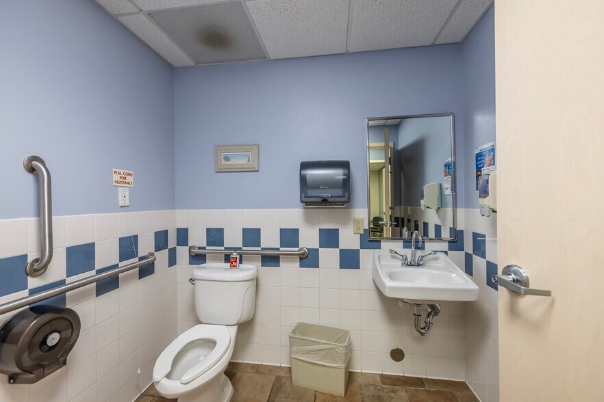 More Photos Of 195 Parrish St, Canandaigua Medical For Lease