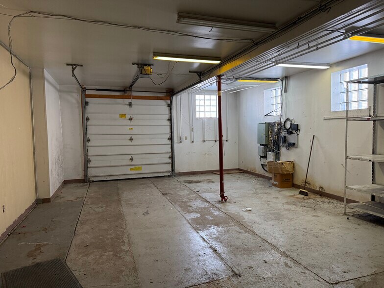 More Photos Of 108 Ball St, East Syracuse Flex For Lease