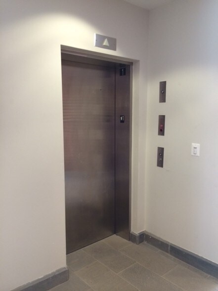 More Photos Of 301 E Main St, Remington Office For Lease