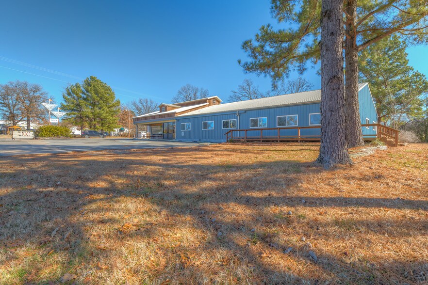More Photos Of 29301 Hwy 82 Hwy, Park Hill Restaurant For Sale