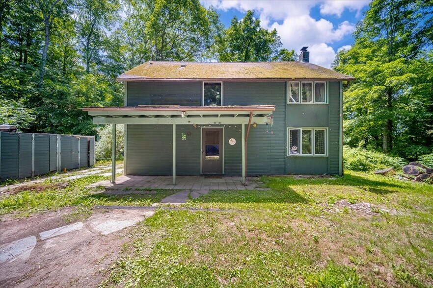 More Photos Of 12 Woodlea Rd, Salt Point Multifamily For Sale