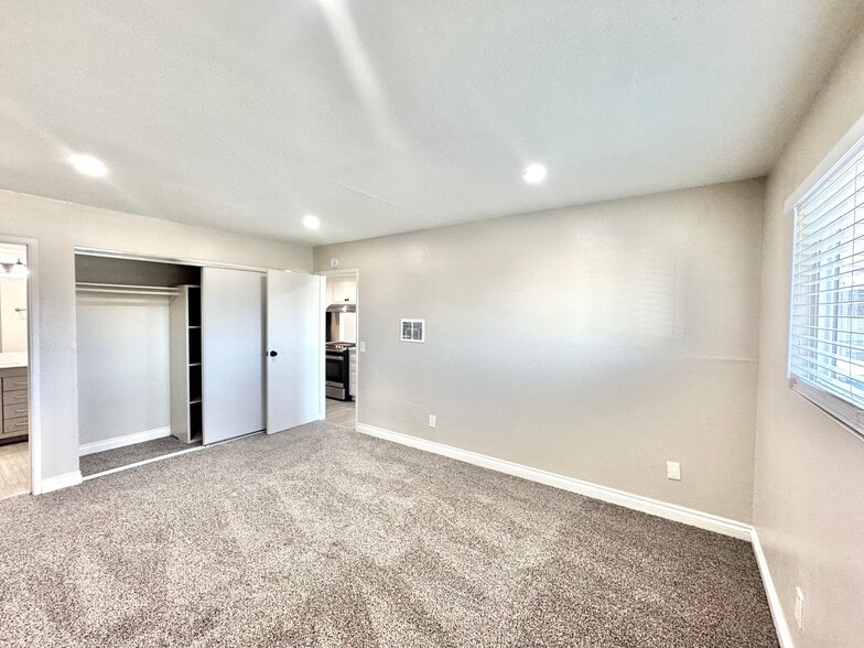 More Photos Of 1015 E Ohio Ave, Escondido Apartments For Sale