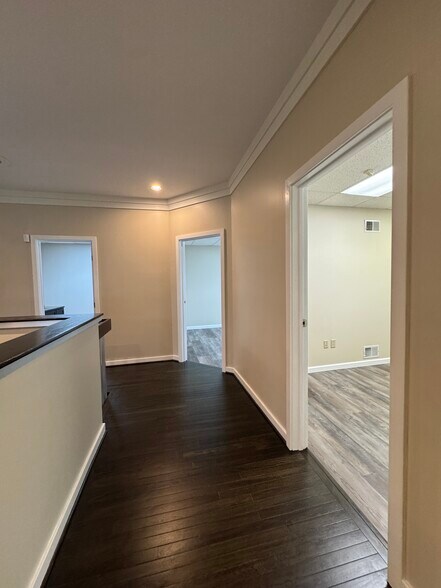 More Photos Of 5126-5130 Blazer Memorial Pky, Dublin Office For Lease