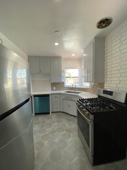 More Photos Of 4069-4071 Sawtelle Blvd, Culver City Apartments For Sale