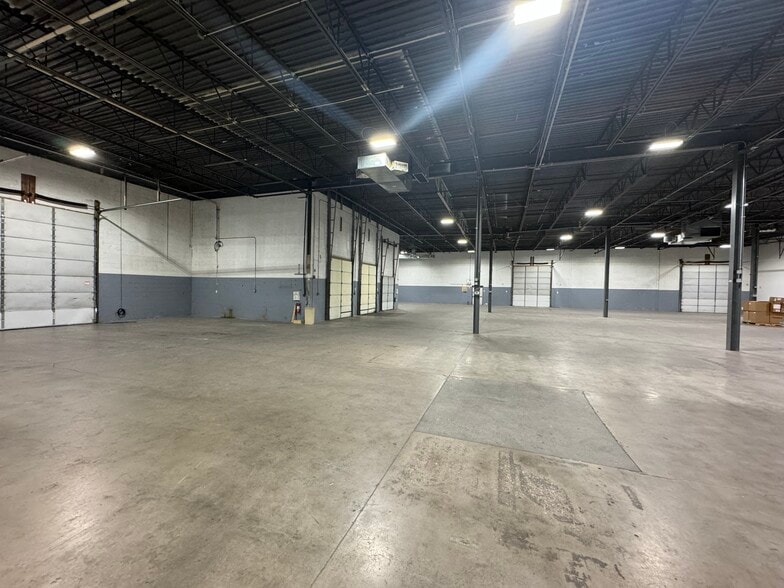 More Photos Of 91 Colin Dr, Holbrook Distribution For Lease