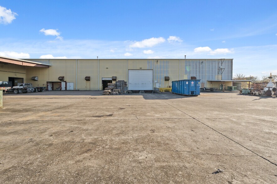 More Photos Of 8550 Hansen Rd, Houston Warehouse For Lease