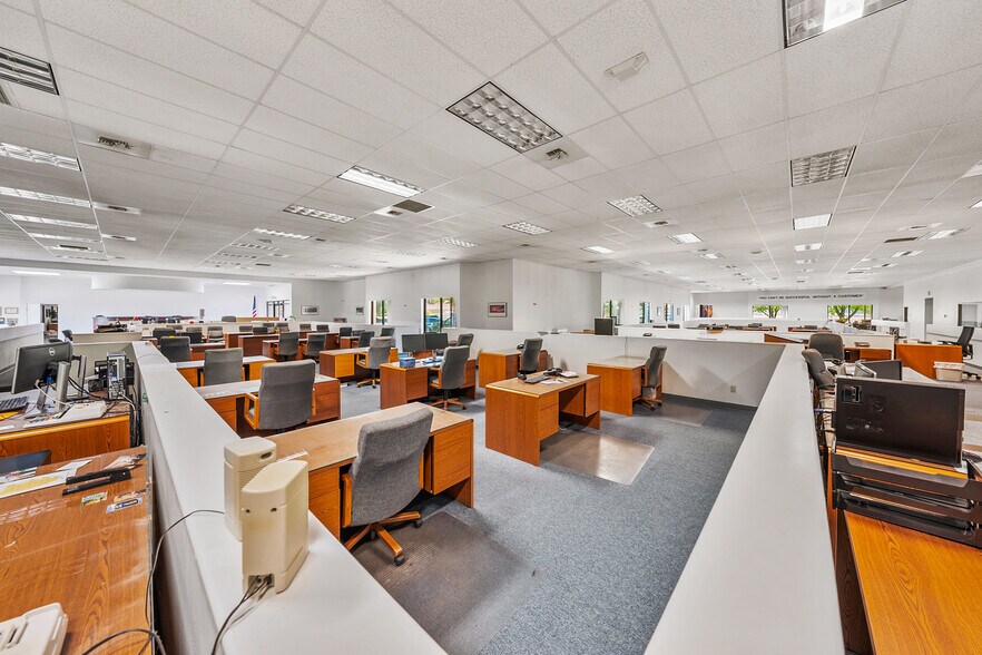 More Photos Of 2090 Commerce Dr, Medford Office For Lease