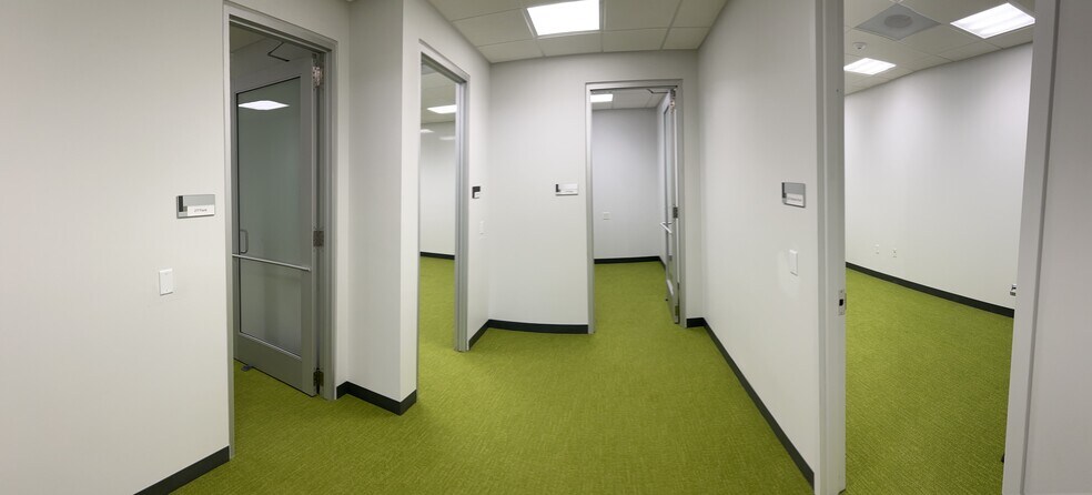More Photos Of 2985 S Ridge Rd, Green Bay Medical For Lease