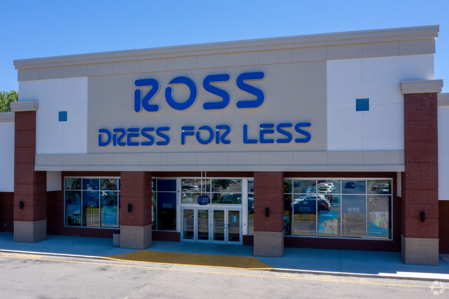 More Photos Of 946 Orleans Rd, Charleston Unknown For Lease